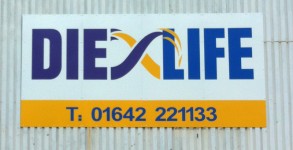 die-life-dibond-flat-sign