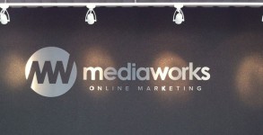 feature-wall-reception