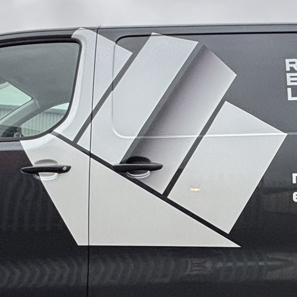 Roberts Logo vinyl wrap